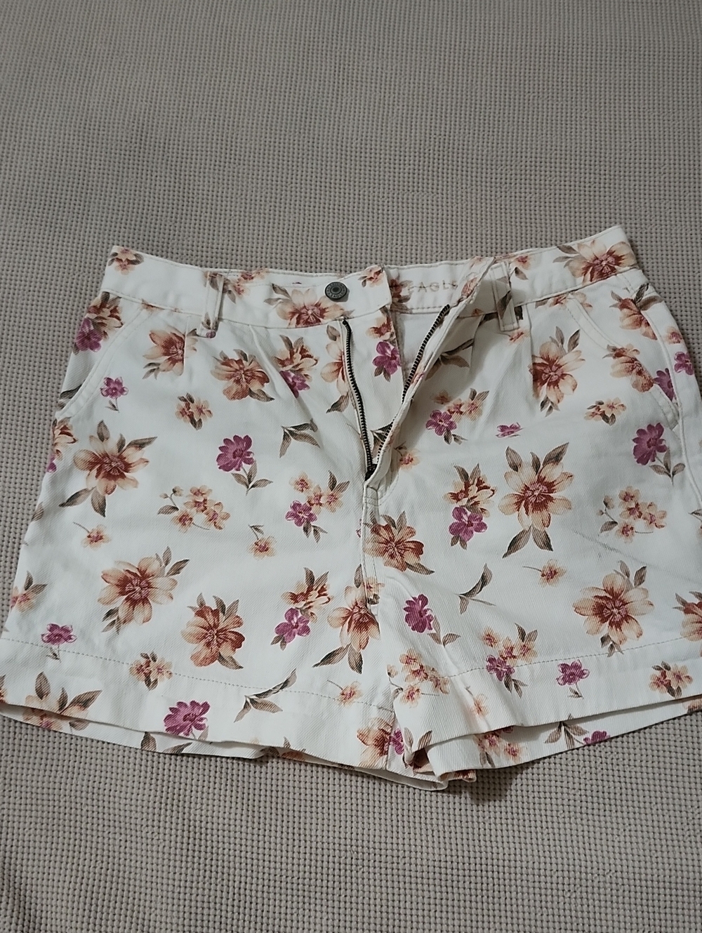 American Eagle Outfitters White Floral Shorts with Pink & Brown Blooms